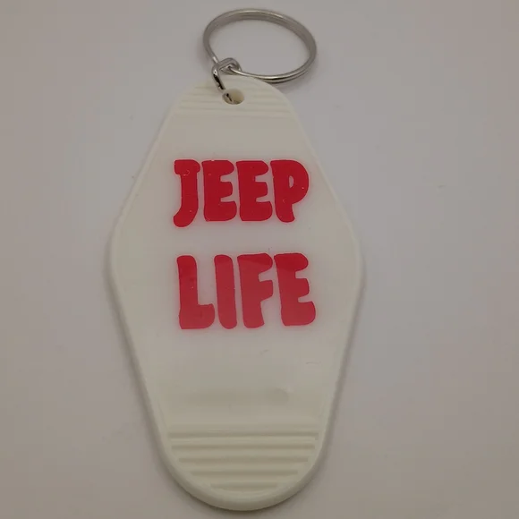 Retro Jeep Life Motel Keychain | Red & White Vintage Style Off-Road Bag Charm - Picture 3 of 3